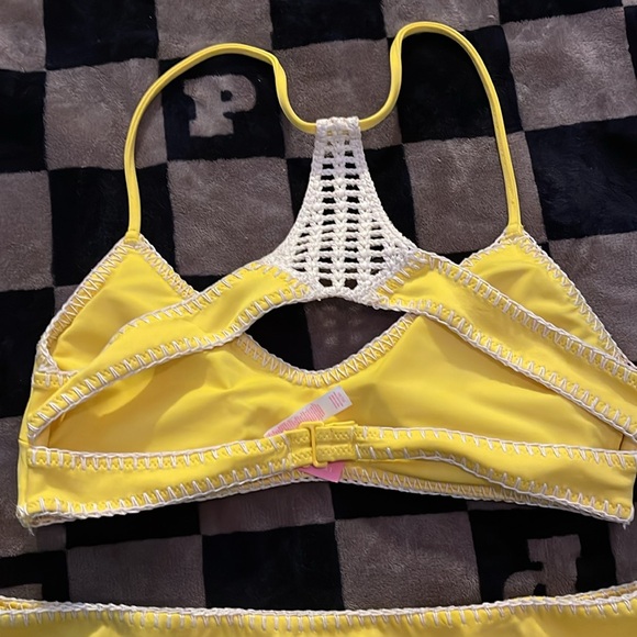 Victoria’s Secret Swimwear Yellow Kiawah Crochet 2 Piece Set Size Medium - Picture 3 of 11
